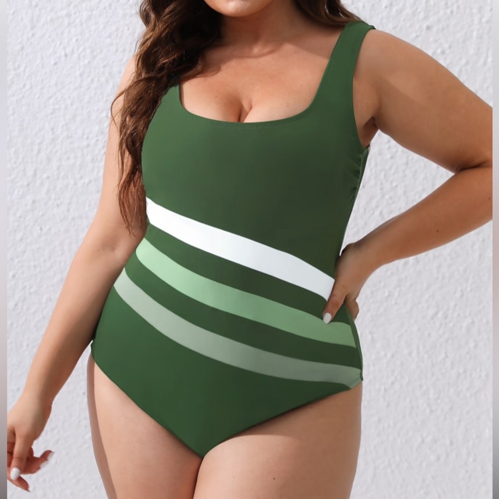NWT cupshe (S) Green Scoop Neck One-Piece